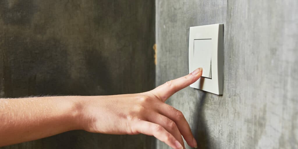 turn off light switch